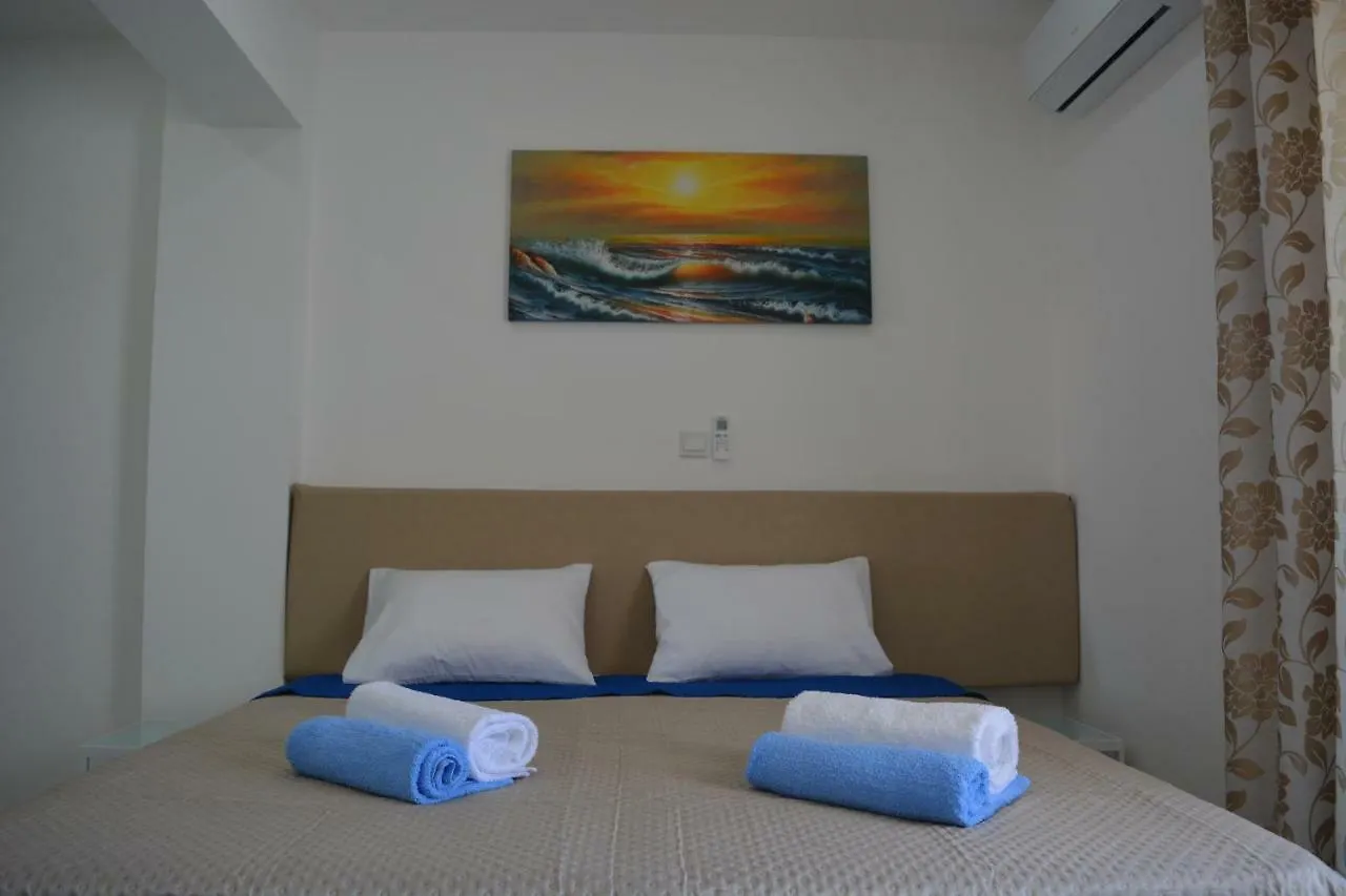 P.L Hermes Studios & Apartments Larnaca Kıbrıs