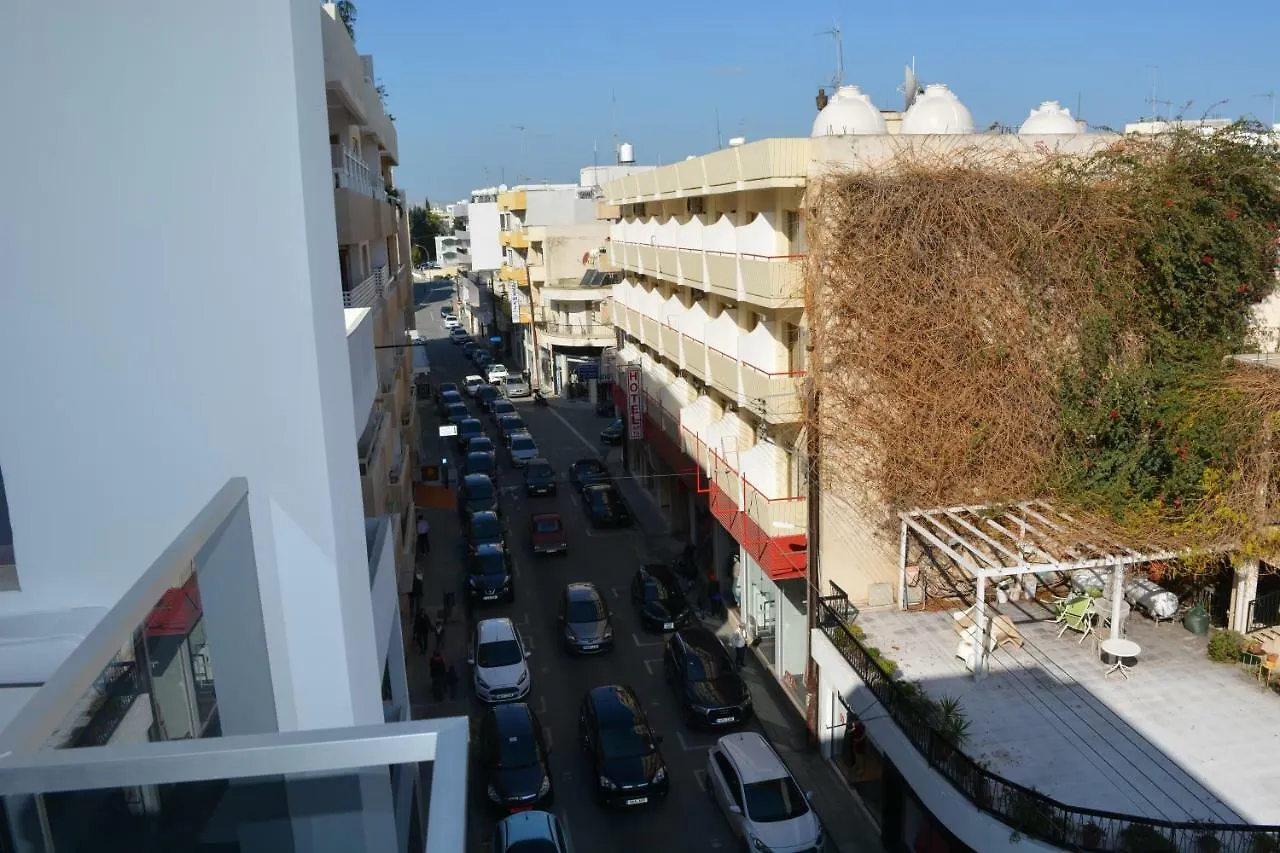 P.L Hermes Studios & Apartments Larnaca Kıbrıs