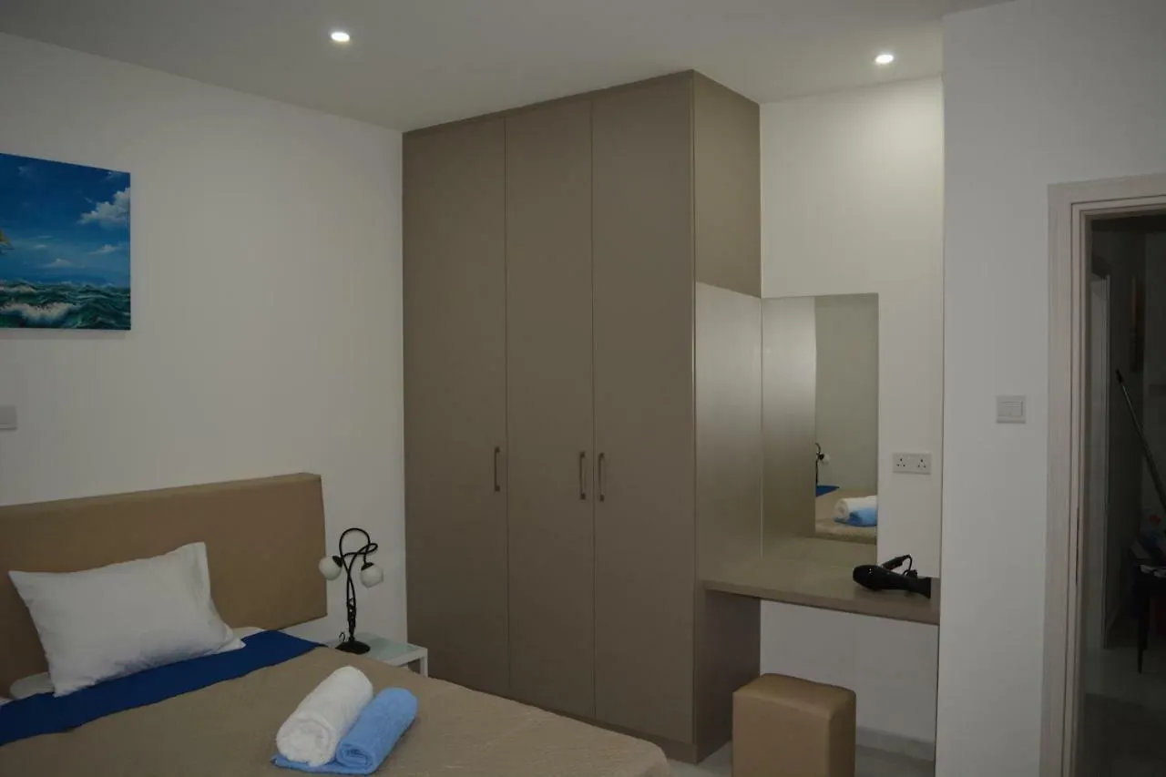 P.L Hermes Studios & Apartments Larnaka 0*,