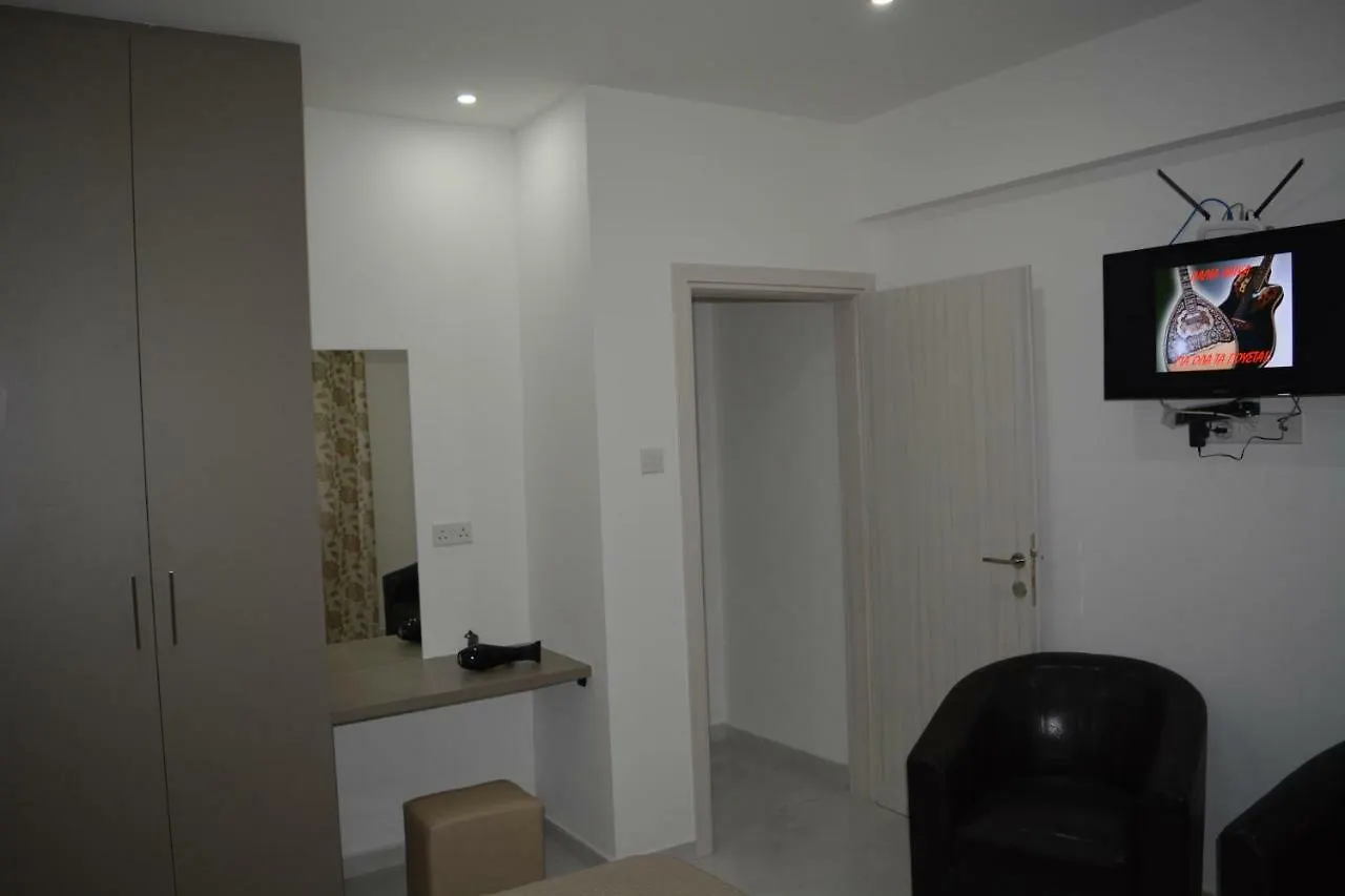 P.L Hermes Studios & Apartments Larnaka
